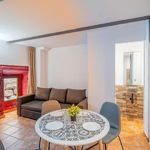 1 En La Muralla Romana Junto A La Catedral Appartement